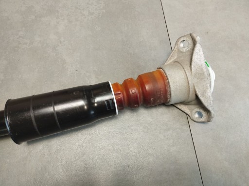 Audi A4 B9 8W Sedan Stoßdämpfer heck hinten 8W0035AA