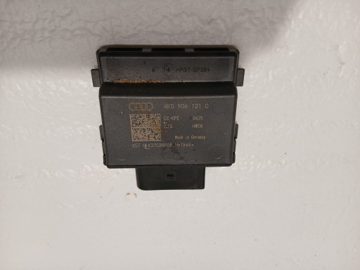 AUDI A4 B9 LIFT modul Bedienteil POMPY des Kraftstoffsbehälters 4K0906121C