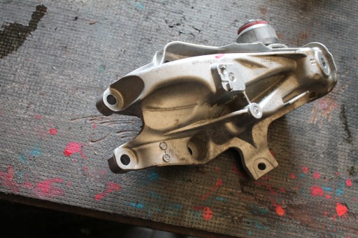 4563. holder engine mount BMW 9847393