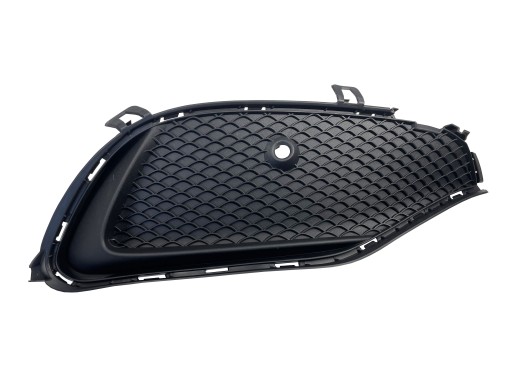 A1178857600 - MERCEDES CLA W117 LIFT AMG правая боковая решетка