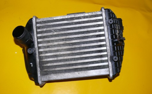 INTERCOOLER links Kühler AUDI A4 B6 2.5 TDI 180KM AKE 8E0145805P