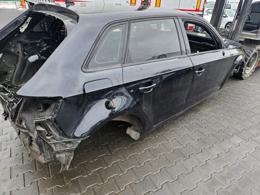 AUDI A3 8V 13r- door right rear part SPORTBACK colour LZ9Y