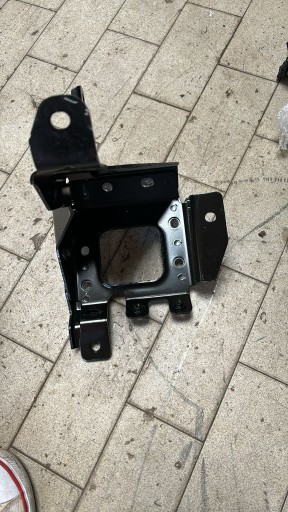 Console Support plaque Réservoir Expansion RENAULT ARKANA 671B82395R
