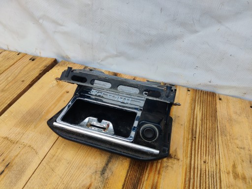 201 - MERCEDES W201 190 пепельница черная