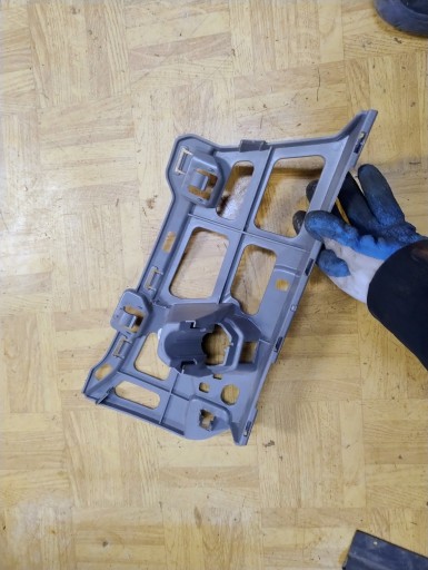 bumper bracket left front SKODA OCTAVIA IV 5E3807055