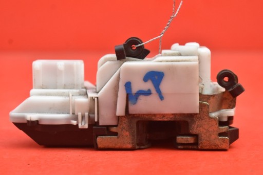 ЗАМОК ДВЕРІ ЛІВИЙ ПЕРЕДНІЙ ПЕРЕДНІЙ EU PEUGEOT 406 98R