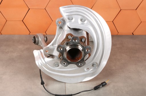 BMW G20 G21 G22 G23 otoč ramene čepu pravá pravý předek RWD 6877144