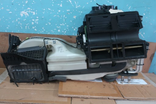 30755812 - VOLVO V70 XC70 S60 и 04-корпус нагревателя LIFT