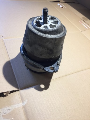 AUDI Q7 4L 4.2 FSI silenblok 7L6199131A