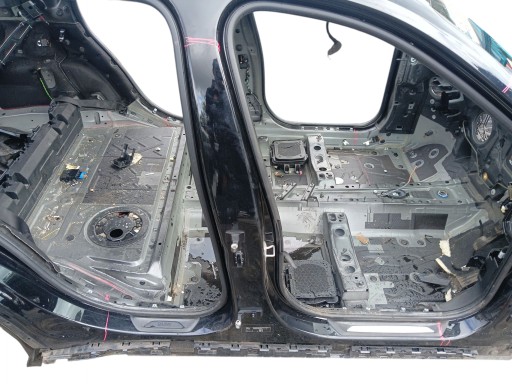 threshold right pillar B central BMW X1 F48 LAK: SCHWARZ II 668 (15-19)