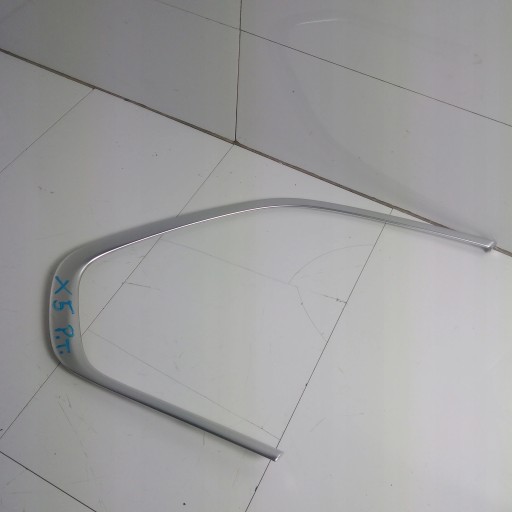 Молдинг стекла задний правый BMW X5