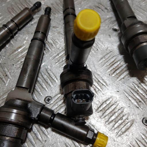 trysky vstřikovače KOMPLET HONDA CIVIC 7 0445110082