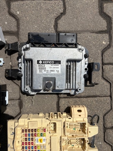 Kia Soul II 1.6 GDI control unit computer of the engine running board Immo