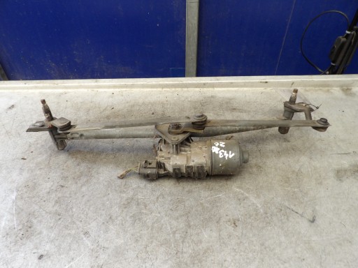 Skoda Fabia and wiper mechanism front
