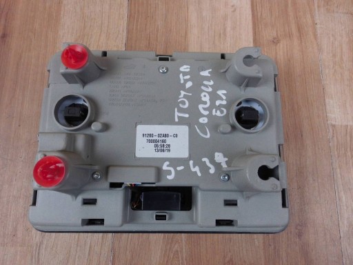 Toyota Corolla E21 oswietlenie cabs light light of the roof 8126002A60C0
