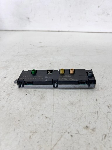 ANTENA verstärker antenne AUDI A5 8T CABRIO 8F0035225A