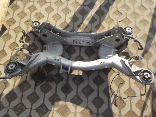 92739 - Прогулочная коляска bentley continental flying spur с задним сиденьем.