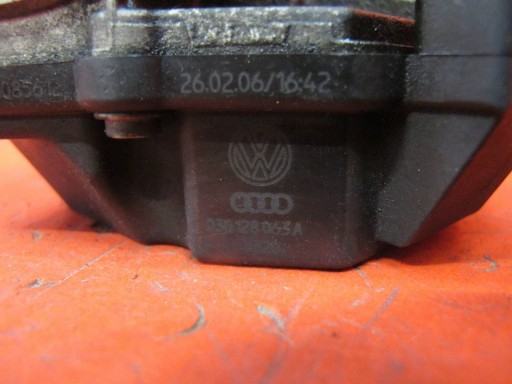 VW TOURAN e 1T 1.9 TDI BLS GOLF V SEAT SKODA AUDI Valvola a farfalla 03G128063A