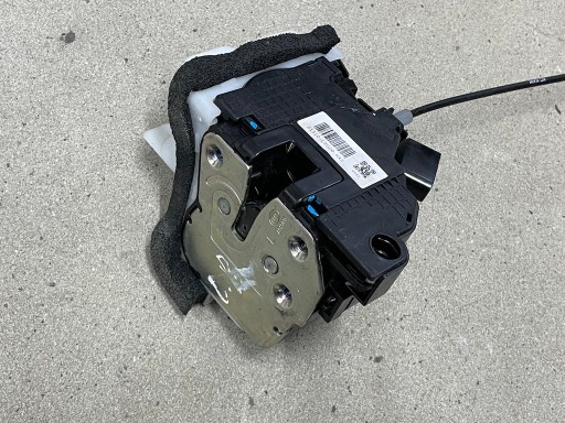 81310-C8020 - HYUNDAI I20 II 5D замок двері лівий передній передній