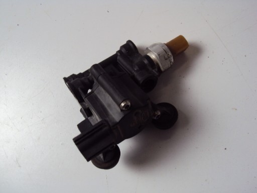 RVH000046 - Клапан подвески range rover sport 2005-