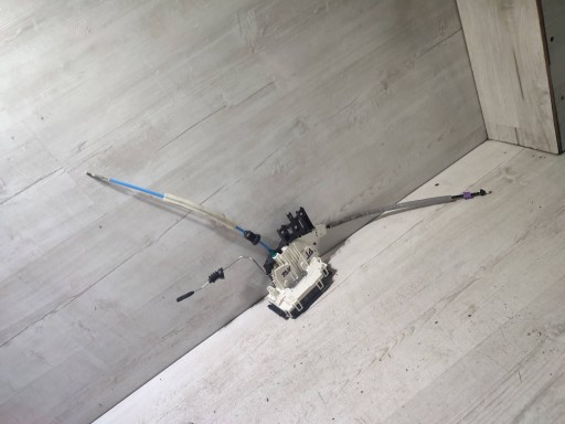 Mercedes-Benz GLA W156 2015 rear part side right lock door tylnych