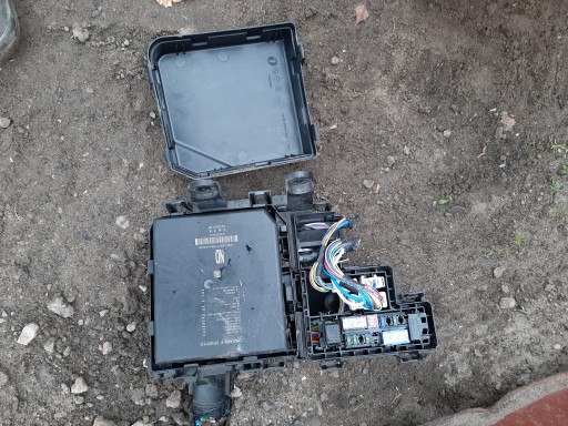 NISSAN QASHQAI БЛОК ПРЕДОХРАНИТЕЛЕЙ 2013 >