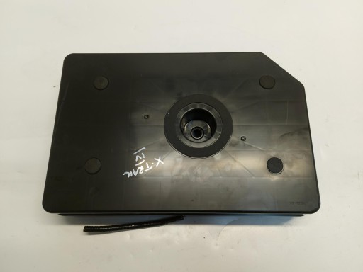 Nissan X-TRAIL T33 IV 2023r speaker subwoofer oryg 281706um0a