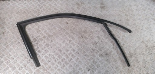 ПРОКЛАДКА СКЛА ПЕРЕДНЯ ПРАВА 6V0837431H FABIA III