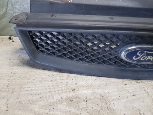 FORD FOKUS MK2 OE 4M51-8200A grill grille