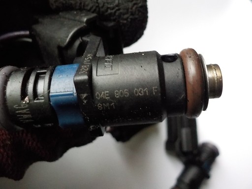 SKODA FABIA III 1.0 B VW POLO SEAT Injecteur 04E906031F