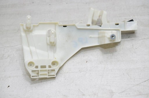 Alfa Romeo Giulia 2021 front side left holder