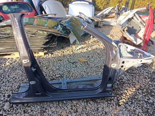 ЧЕТВЕРТЬ ПРАВА СТОЙКА РАМНИ RENAULT FLUENCE