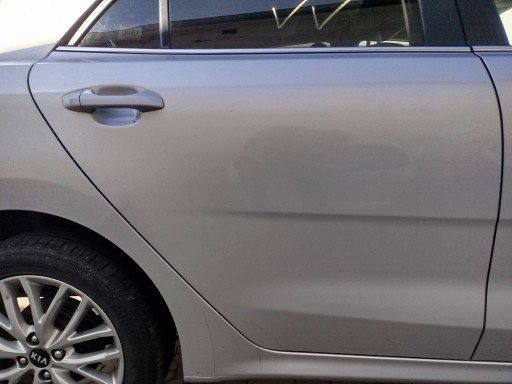 KIA RIO IV dveře pravý záď zadní pravé holé ROZEBRANE bez prislusenstvi 2017
