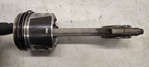 piston connecting rod Volvo V70 2,0D D5204T