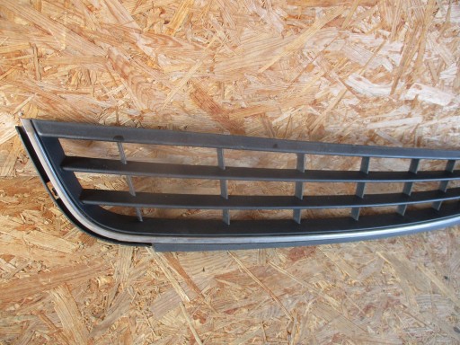 Lüftungsgitter mitte der Stoßstange vorne VW JETTA VI