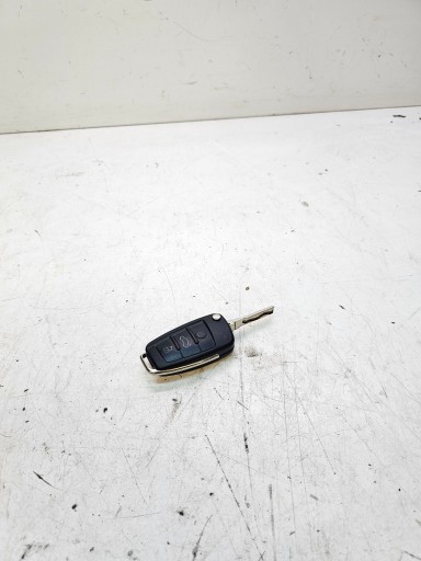 Clé PILOT SCYZORYK AUDI A4 B7 8E0837220R *2*
