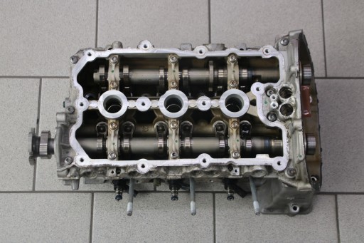 AUDI A8 D4 3,0 TFSI CREC head. right 06E103404AA