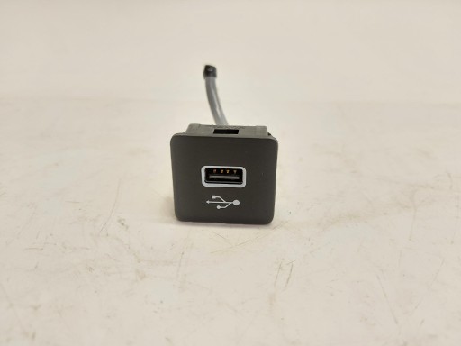 Honda HR-V III eHEV adapter USB modul