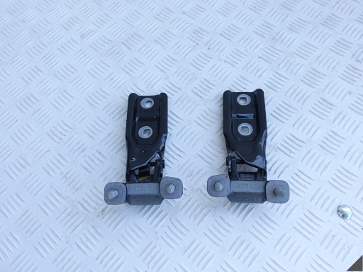 7423839/7423840 - BMW X2 F39 петля крышки багажного отсека задняя L + P в сборе