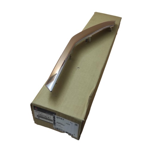 6407A247 - НАКЛАДКА НА ЛІВИЙ БАМПЕР ХРОМ ECLIPSE CROSS ОРИГІНАЛ