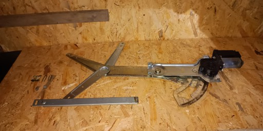 2D 97-05 - Peugeot 406 coupe склопідйомник лівий мотор