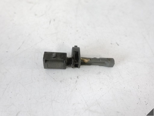 AUDI Q3 83A F3 VW SKODA SEAT Sensor PREDKOSCI ABS heck rechts = links 24KM