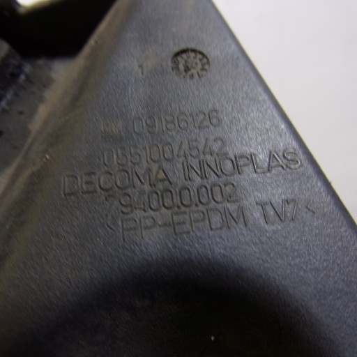 grid of a bumper central OPEL VECTRA C 09186126