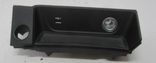 AUDI A4 B9 AVANT 3.0 TDI 18R plato adapter USB 8W1864131C