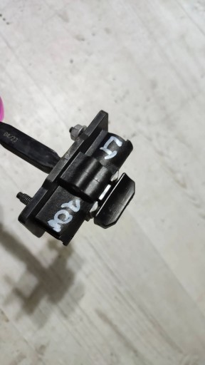 Peugeot 208 II 23r 1.2 rear part side left limiter door