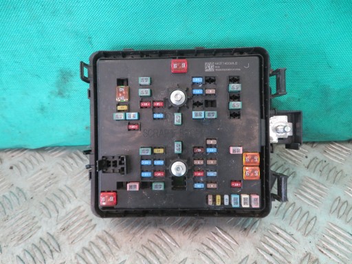 KK3T-14D068-JD KK3T14D068JD - КОРОБКА ЗАПОБІЖНИКІВ FORD TRANSIT MK8 CUSTOM