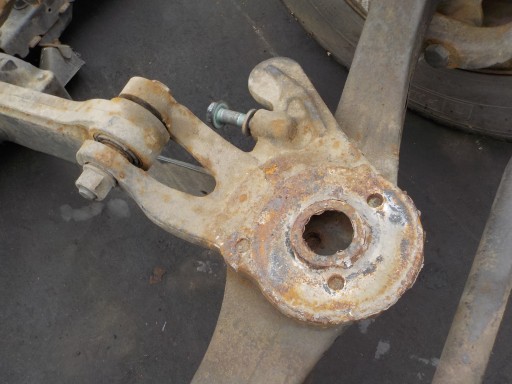 ACTROS MP4 ПОДТЯЖКА КРЕПЛЕНИЯ ПОДУШКИ