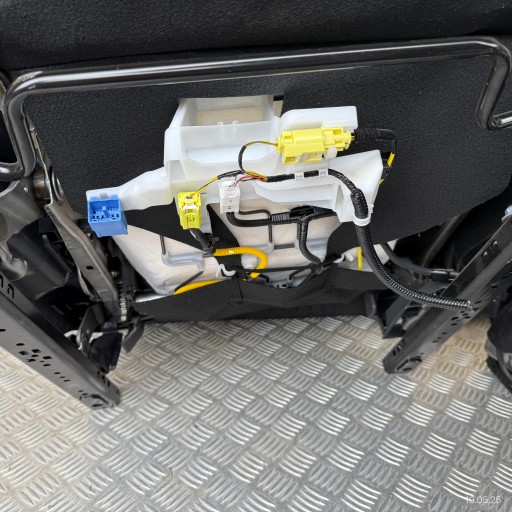 Sitze KOMPLET TOYOTA YARIS IV 2023 ROK