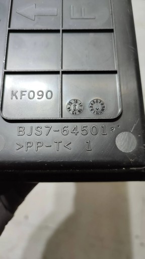 Mazda 3 III BM 17r Handschuhfach tunelu srodkowego