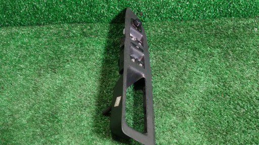 control panel of the window driver´s VOLKSWAGEN GOLF 5 plus 5M1867371B